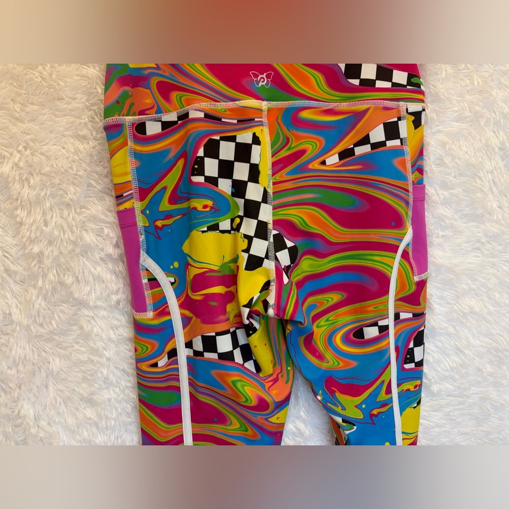 🌈 Peloton x Brittany Allen Printed Cargo Leggings | Activewear | Size Medium 🌈✨ - Picture 17 of 17